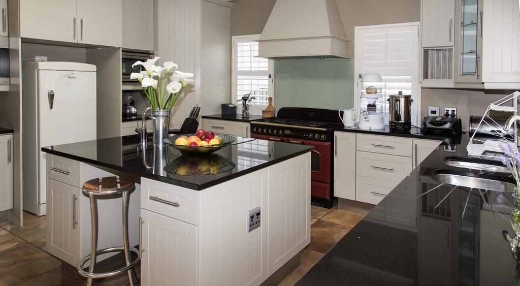 The Islander Knysna Guesthouse ภายนอก รูปภาพ